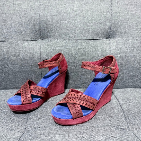 Toms Shoes - Toms Wedge Shoe Women 6.5 Purple Oxblood Tooled Leather